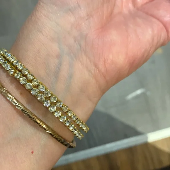 Three bangle bracelets - Picture 3 of 6